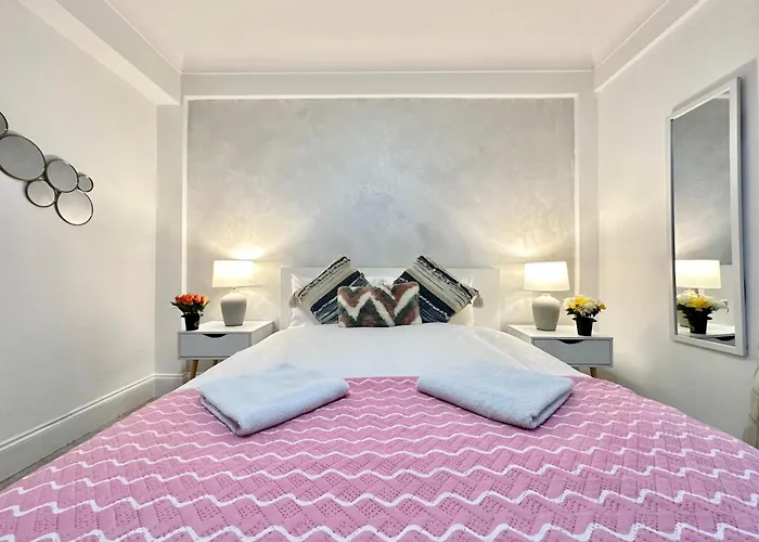 Edgware Road Beautiful Family Apartment